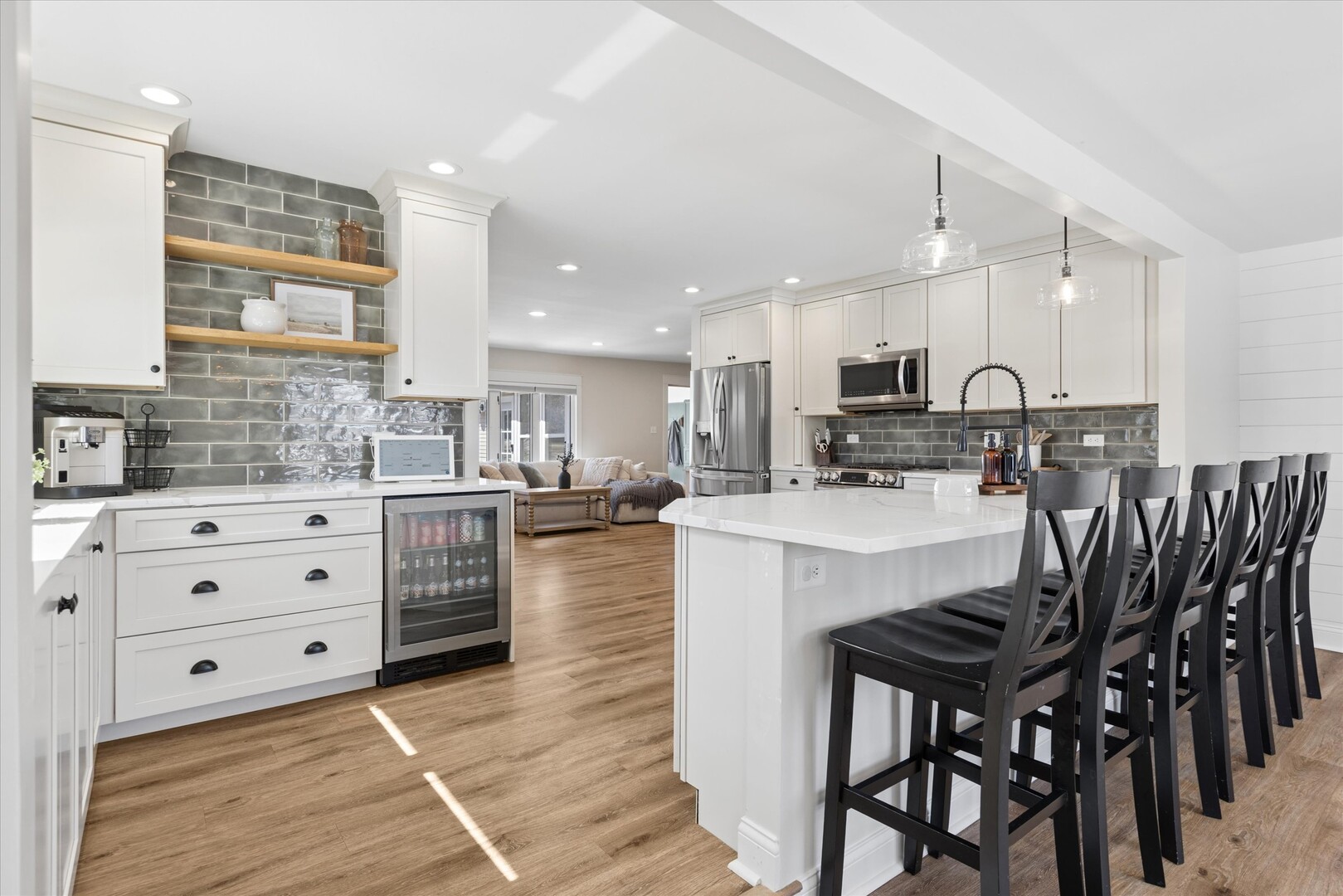 1335 S Villa Avenue, Villa Park, IL 60181