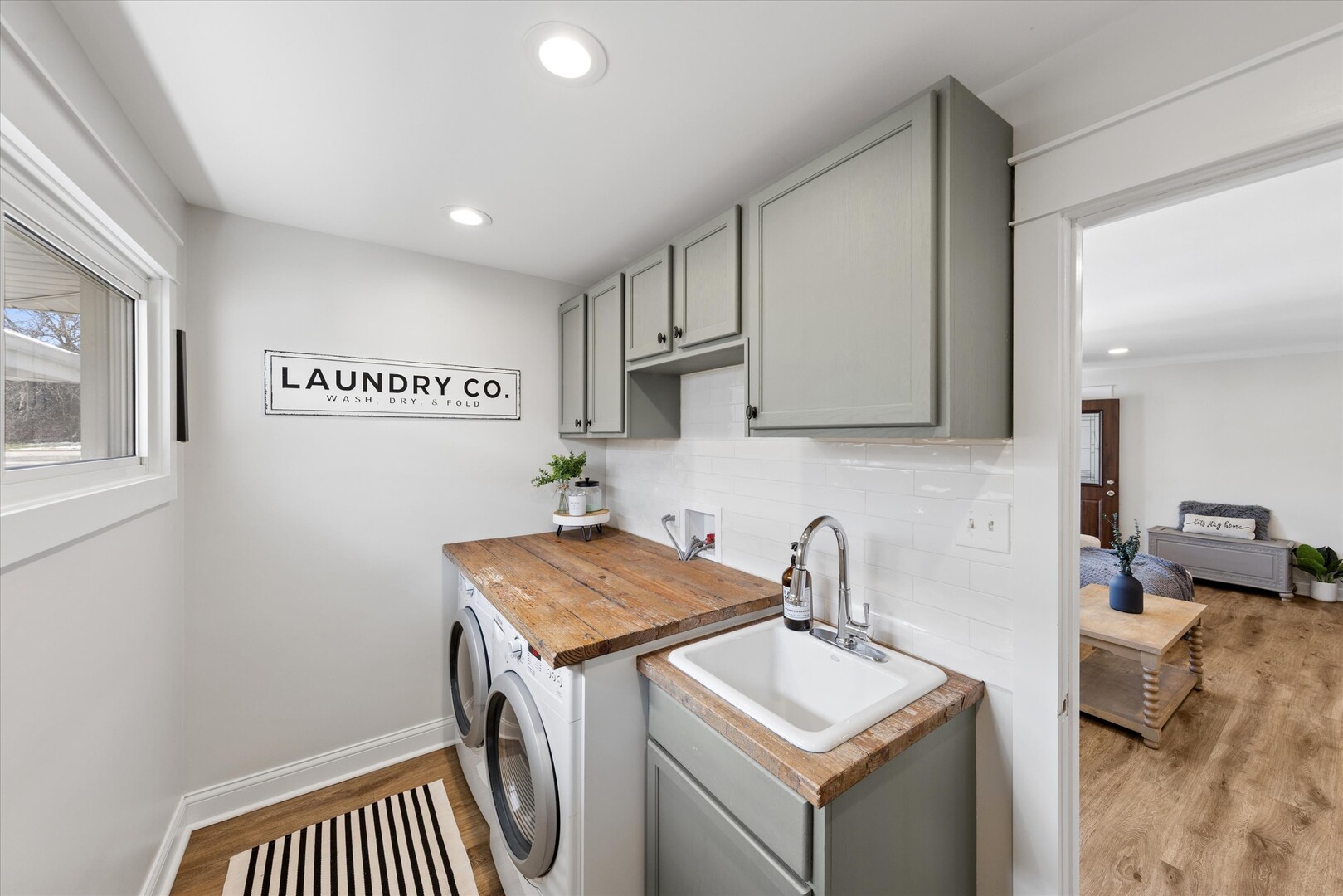 1335 S Villa Avenue, Villa Park, IL 60181