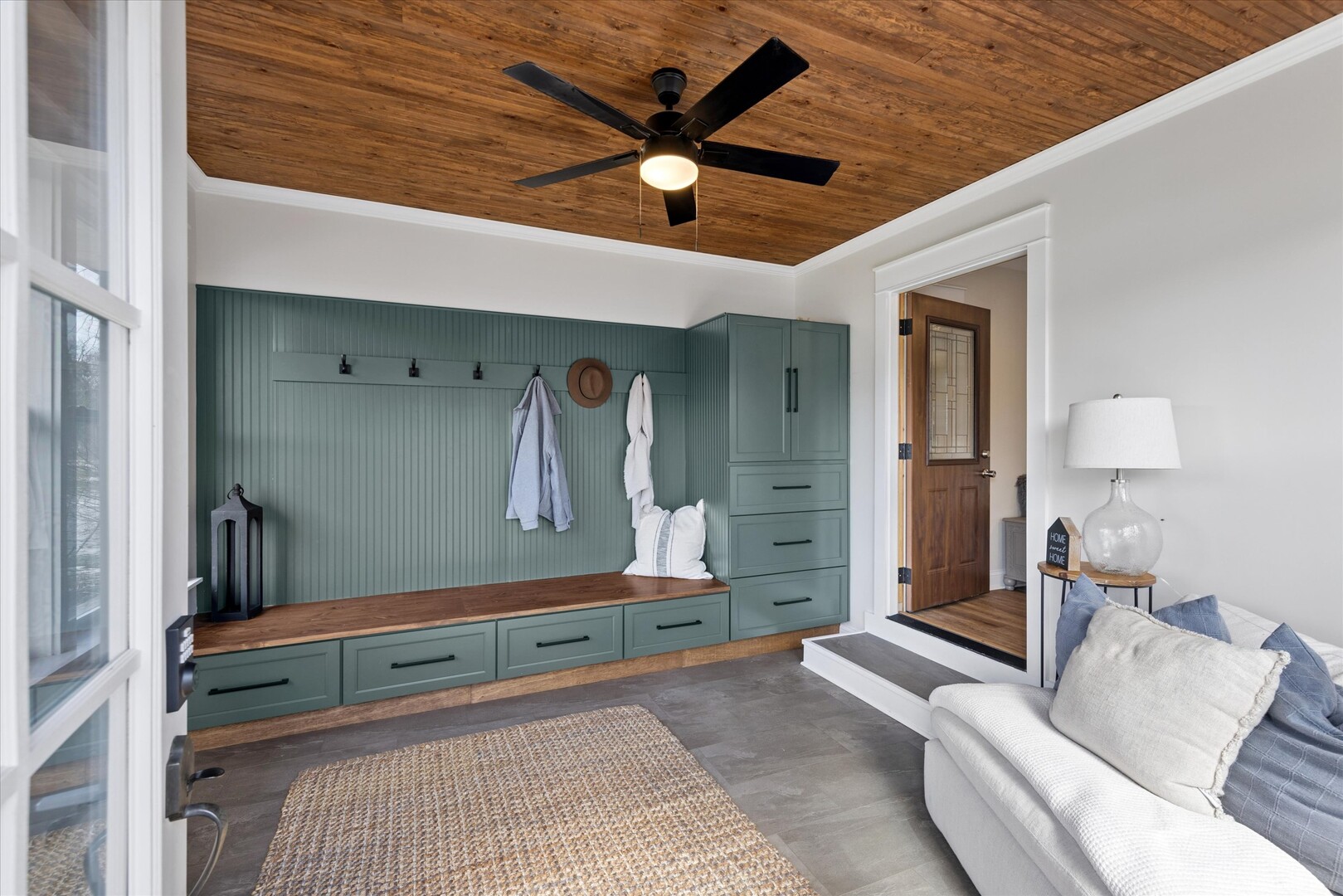 1335 S Villa Avenue, Villa Park, IL 60181