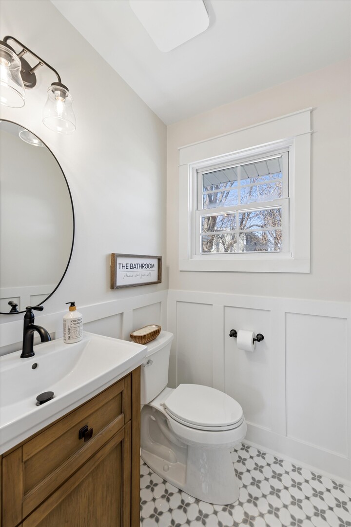 1335 S Villa Avenue, Villa Park, IL 60181