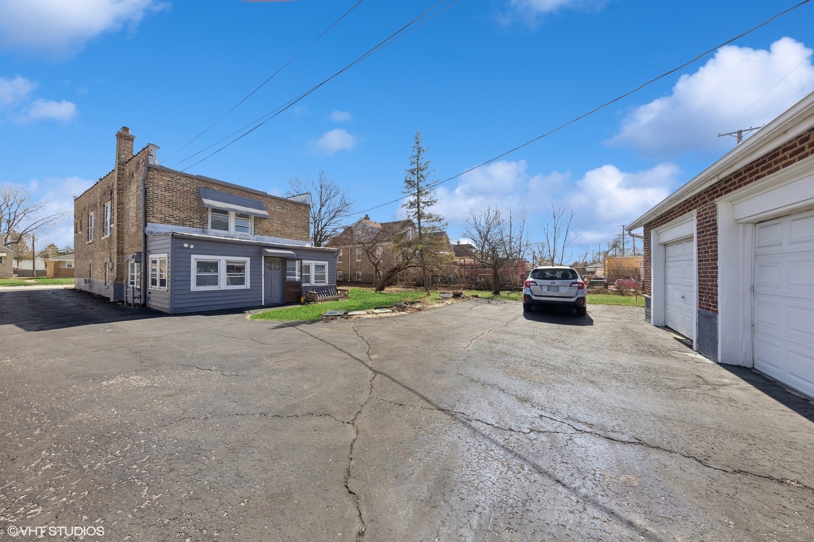 4332 Amelia Avenue, Lyons, IL 60534