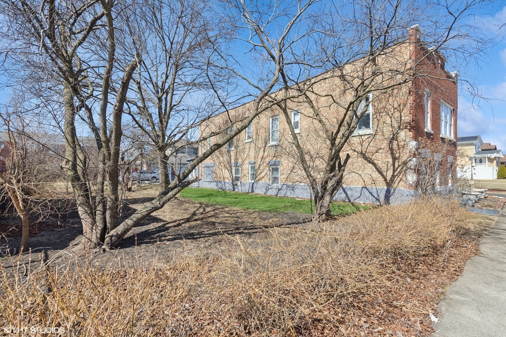 4332 Amelia Avenue, Lyons, IL 60534