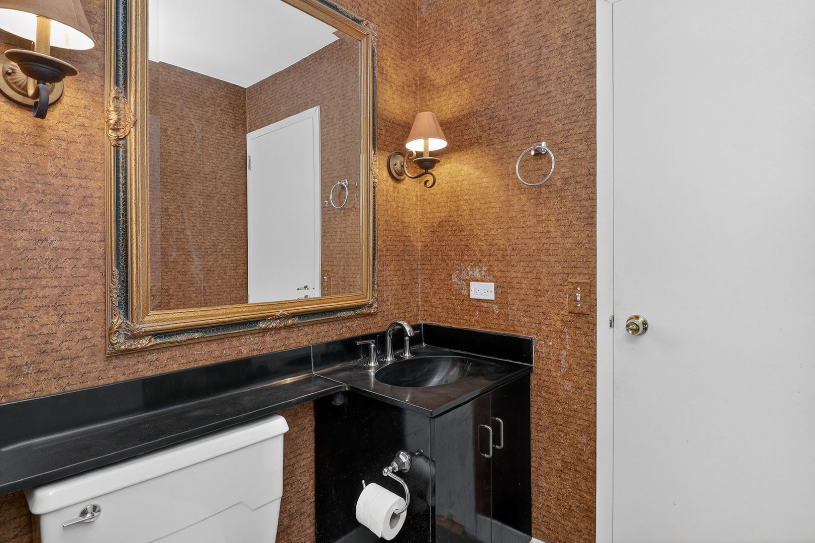 2500 N Lakeview Avenue #1304, Chicago, IL 60614