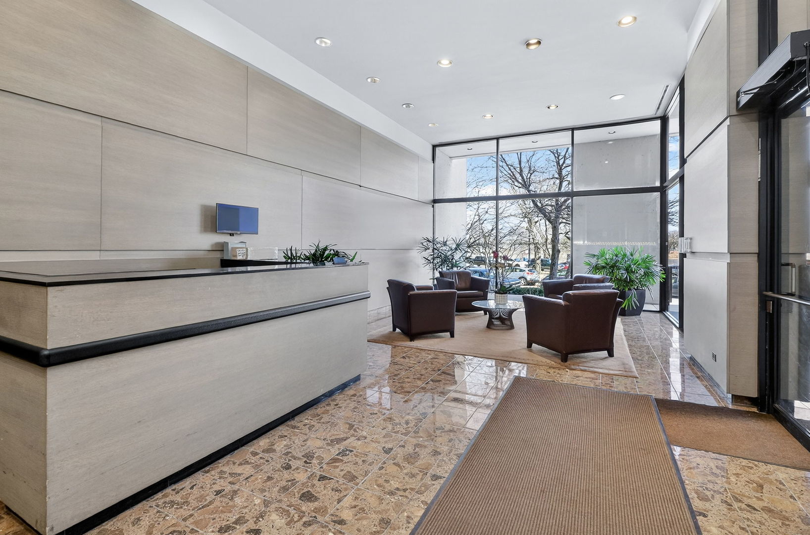 2500 N Lakeview Avenue #1304, Chicago, IL 60614