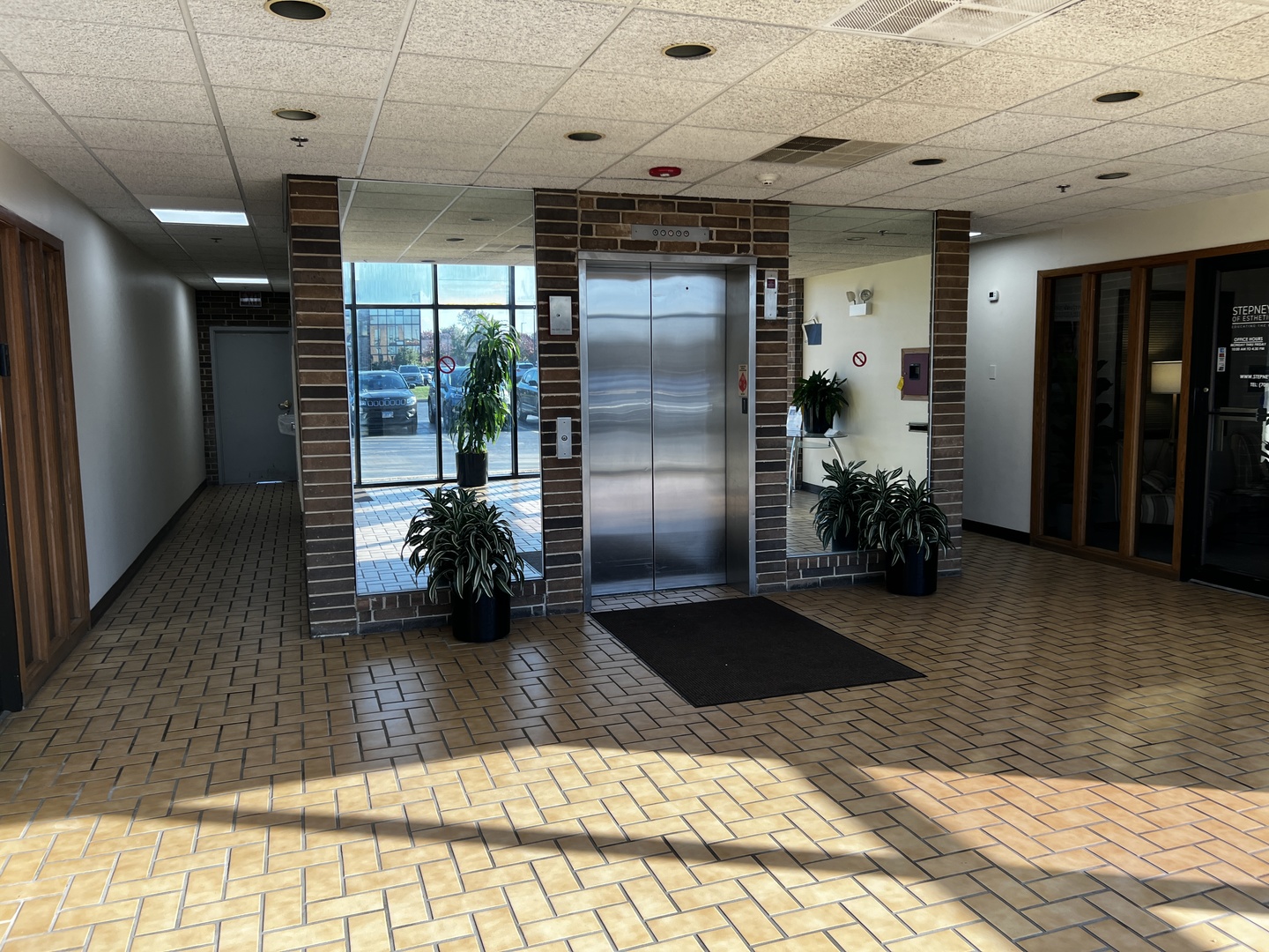 905 W 175th Street #3NW, Homewood, IL 60430