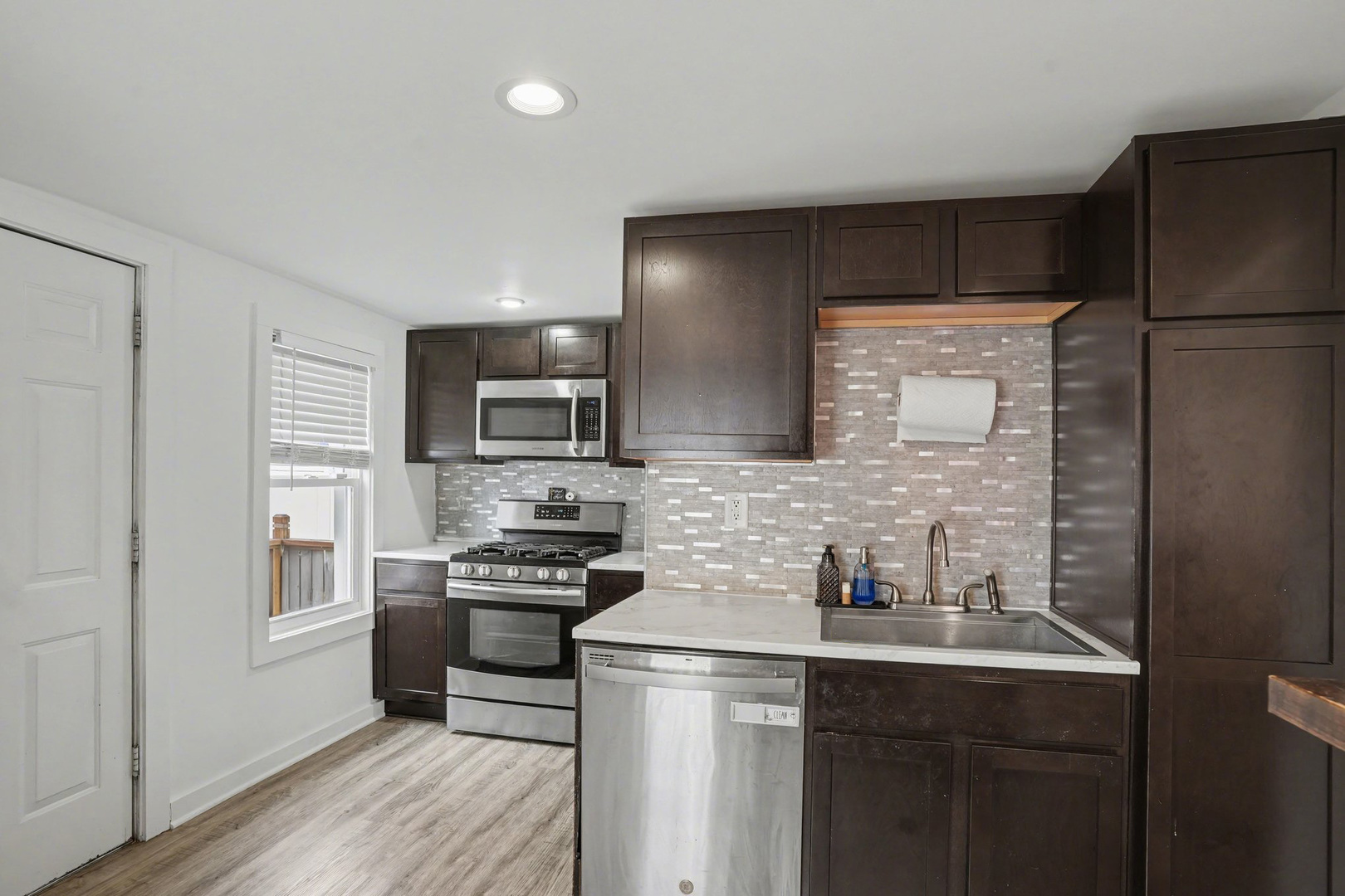 205 E TAYLOR Street, Grant Park, IL 60940