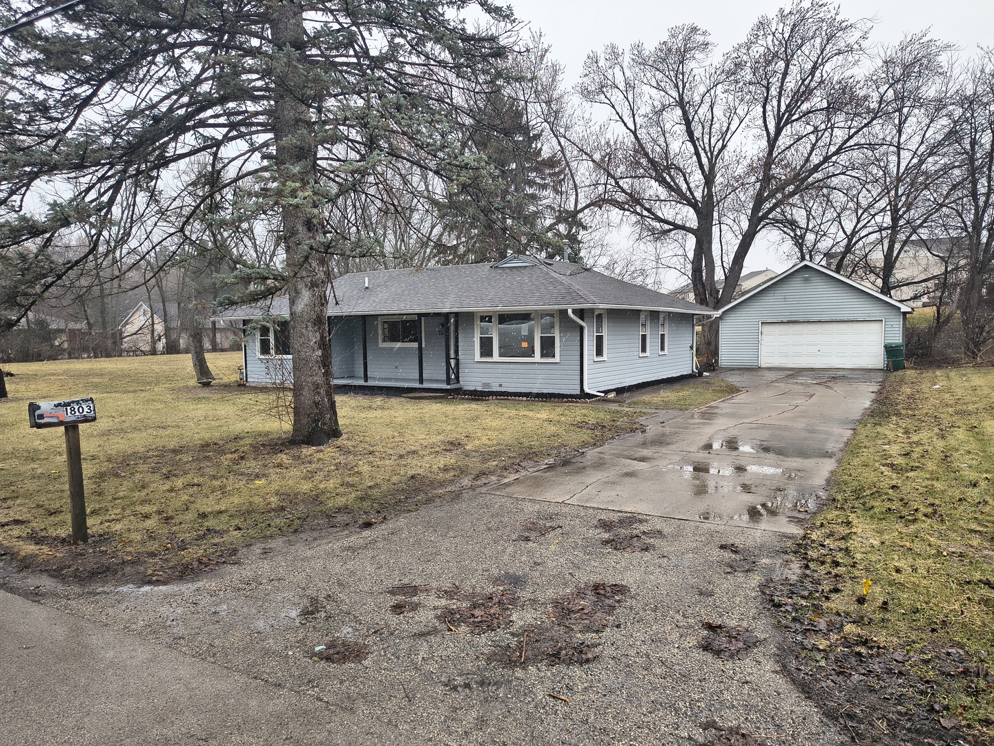 1803 N Riverside Drive, McHenry, IL 60050