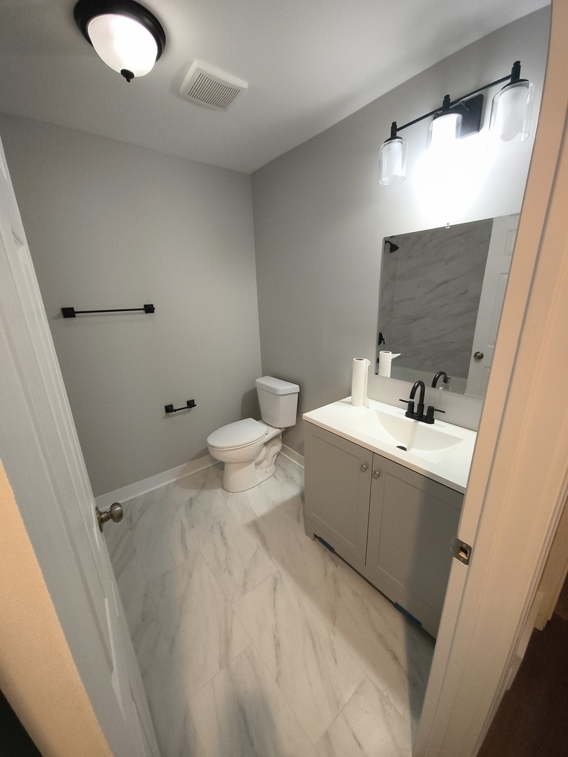 1803 N Riverside Drive, McHenry, IL 60050