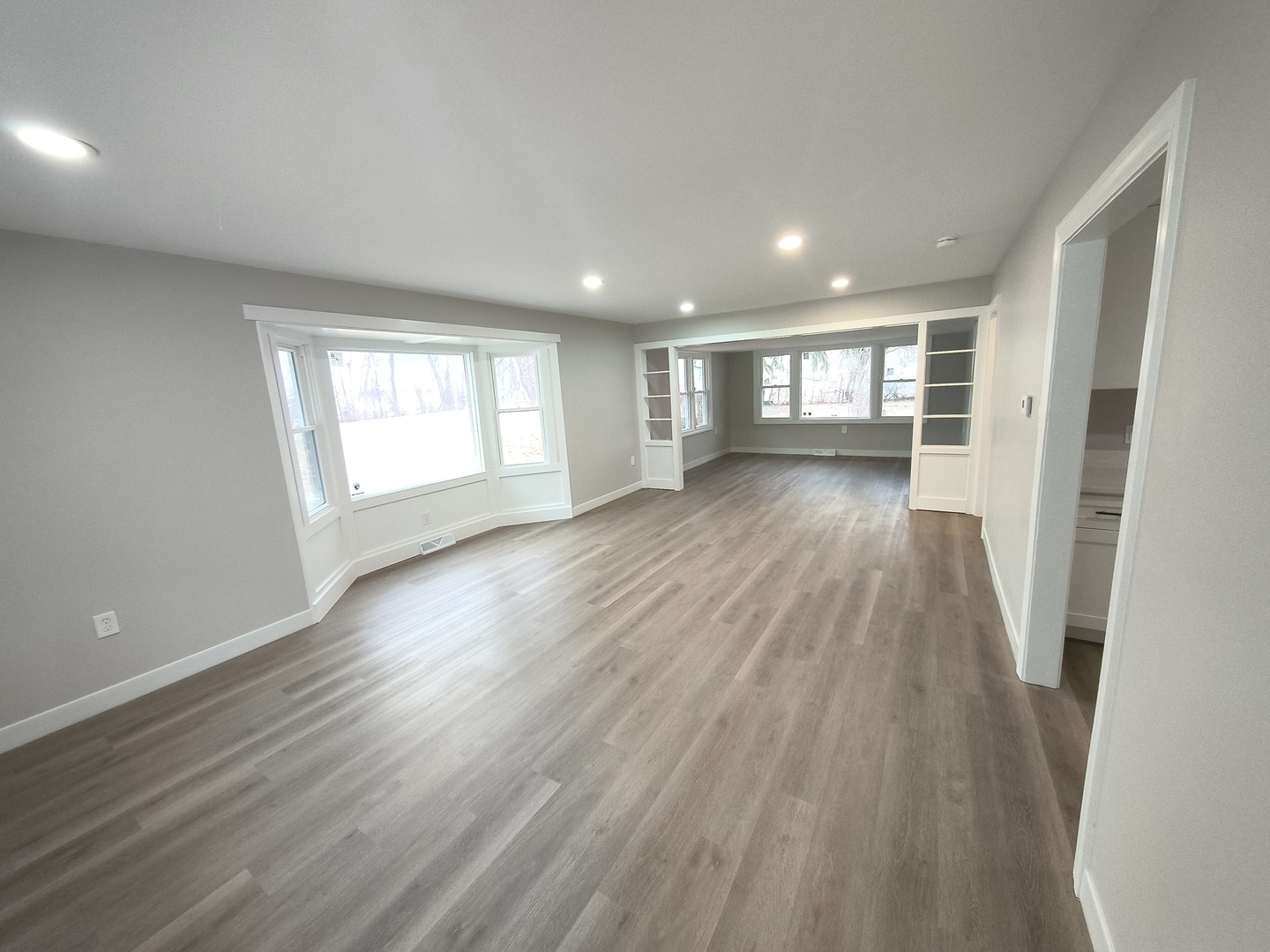 1803 N Riverside Drive, McHenry, IL 60050