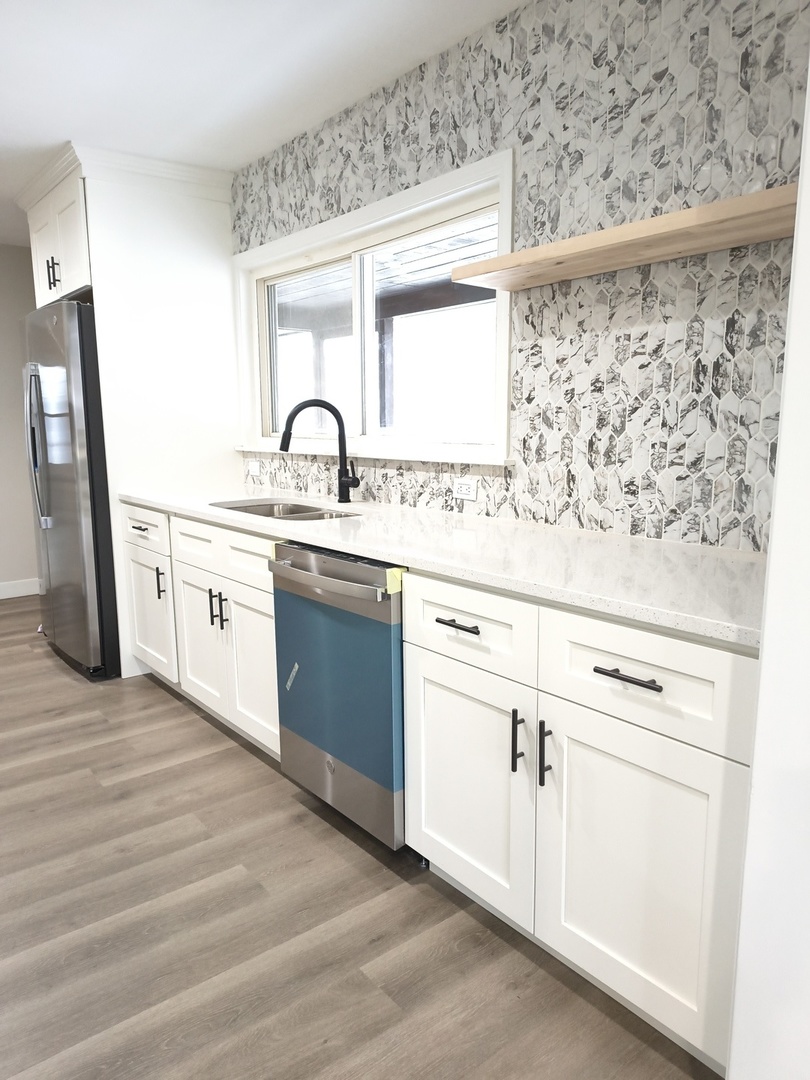 1803 N Riverside Drive, McHenry, IL 60050