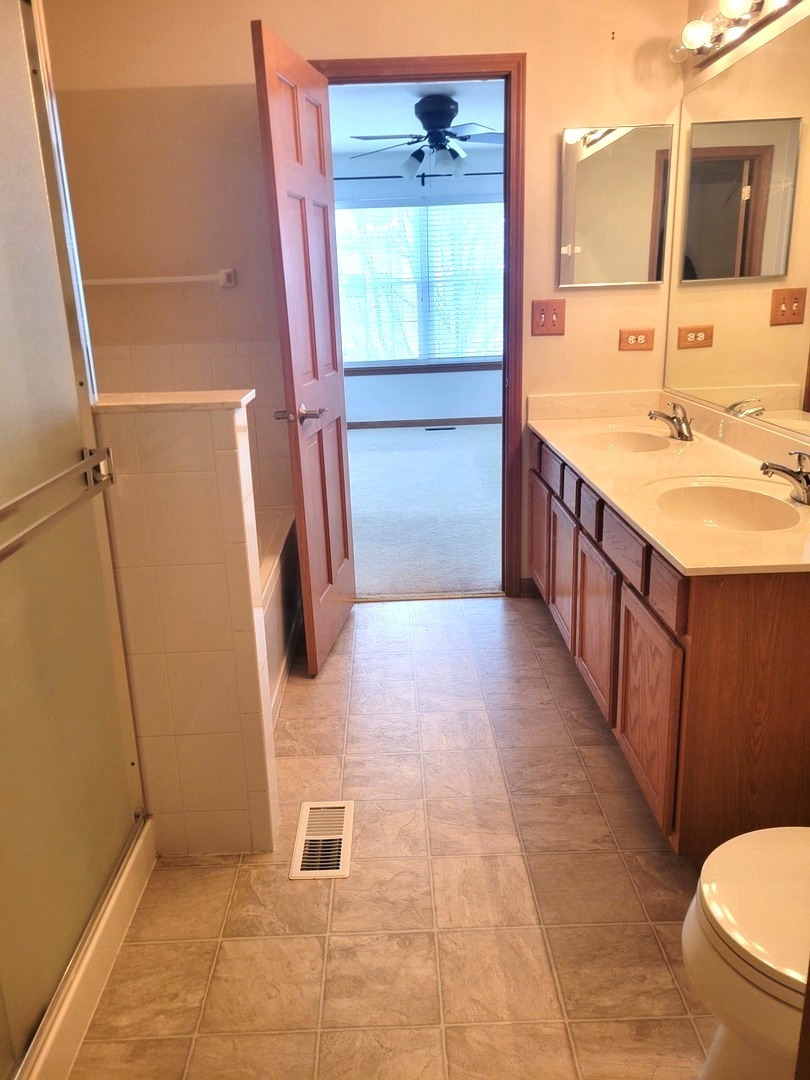 2738 Borkshire Lane, Aurora, IL 60502