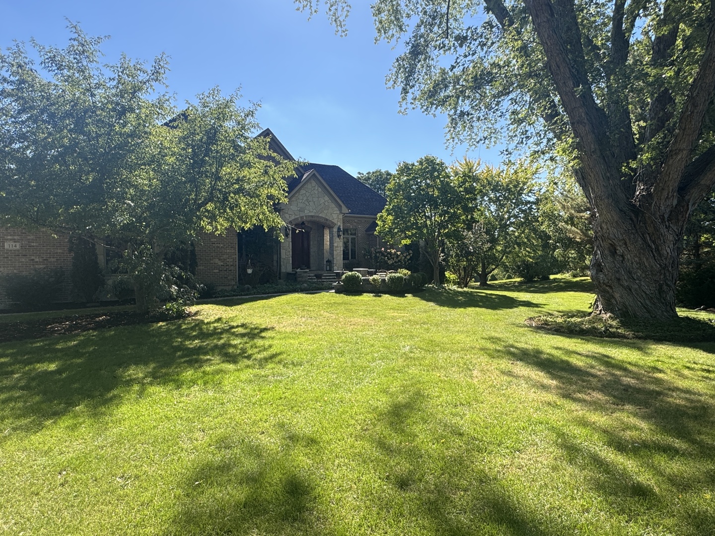 114 Riverview Court, Oswego, IL 60543