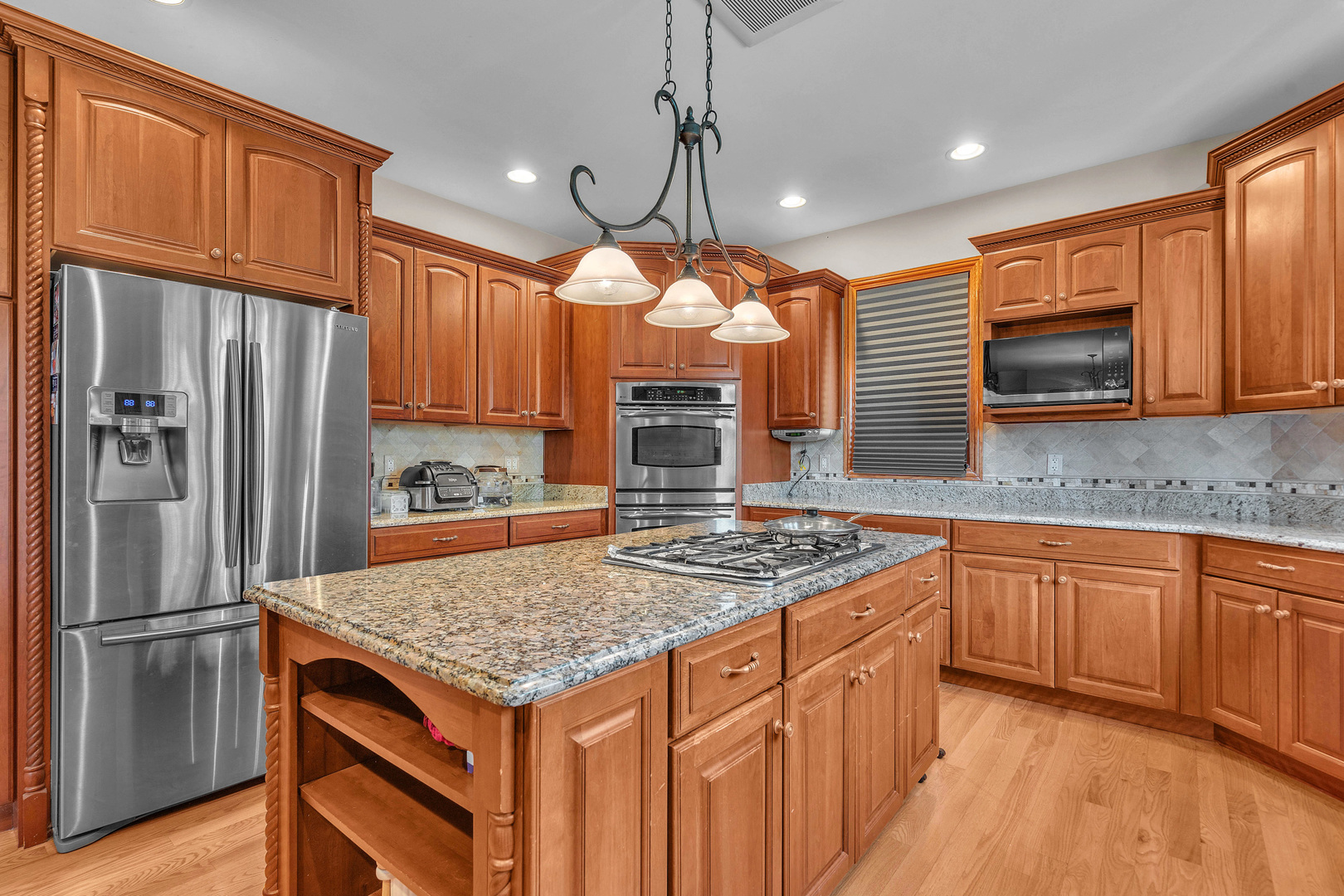 114 Riverview Court, Oswego, IL 60543