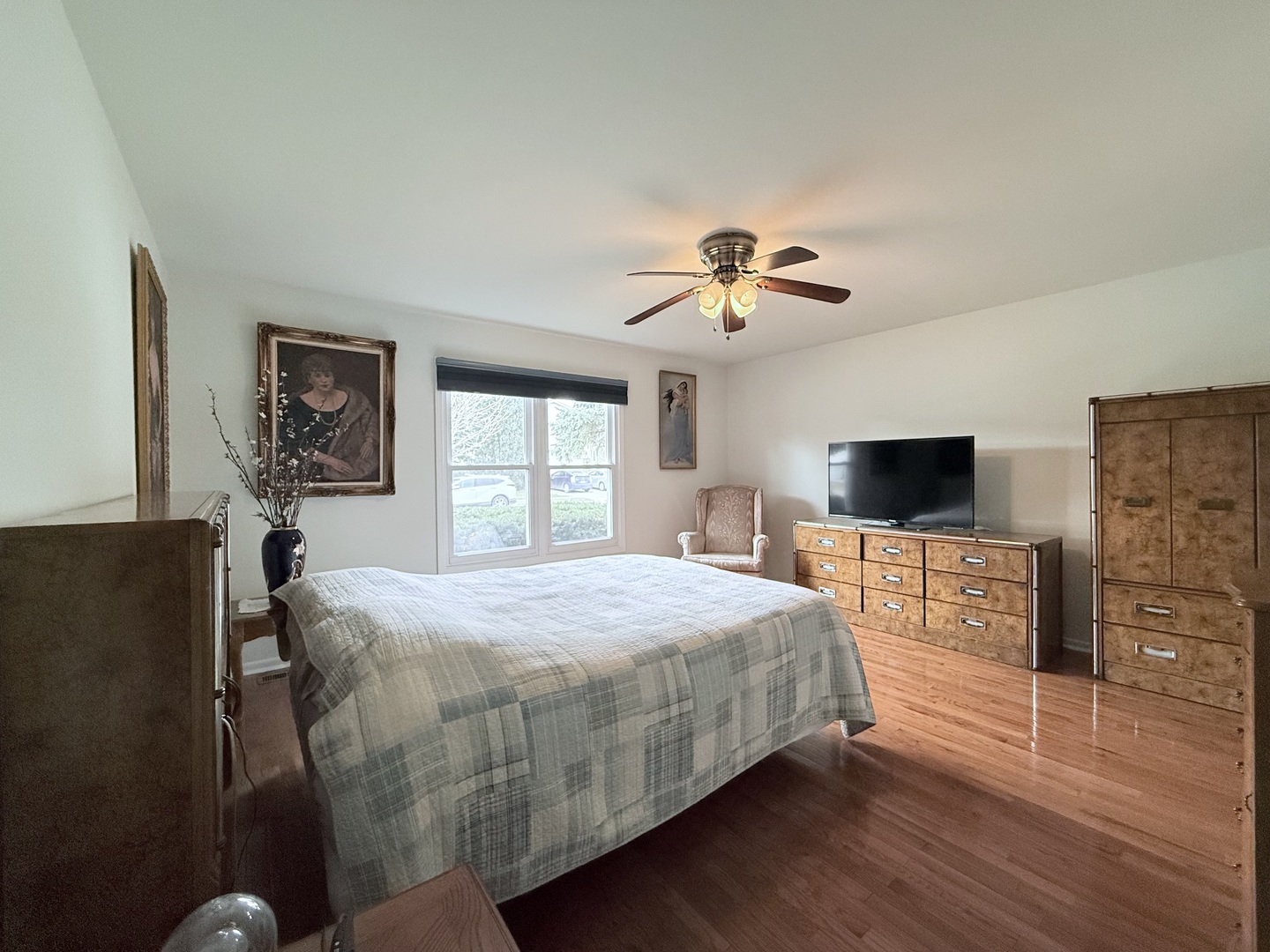 28 W Devon Avenue, Glendale Heights, IL 60139