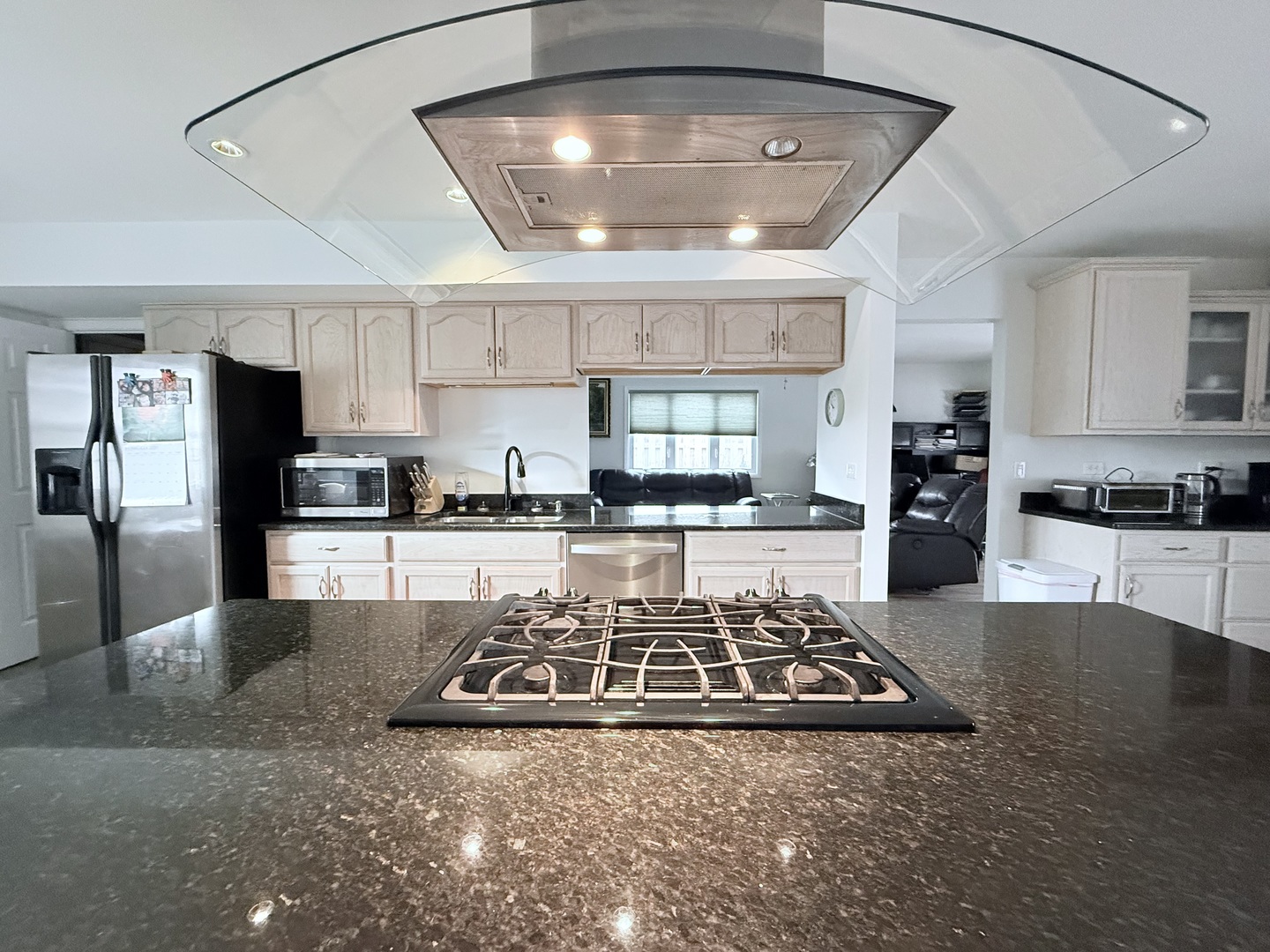 28 W Devon Avenue, Glendale Heights, IL 60139