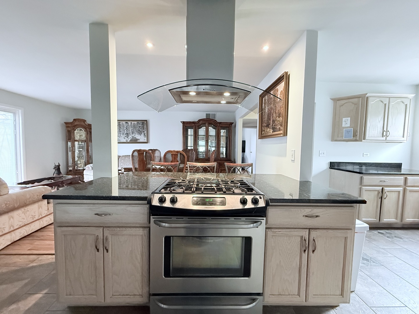 28 W Devon Avenue, Glendale Heights, IL 60139