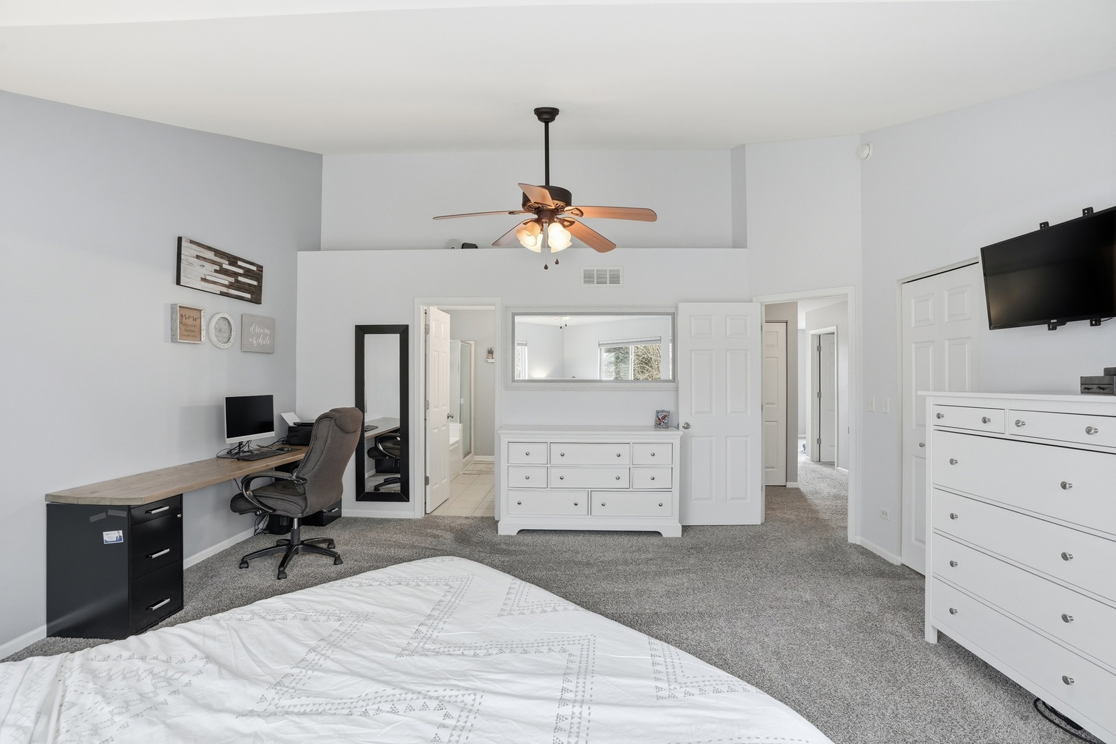 1111 Canyon View Lane, Joliet, IL 60432