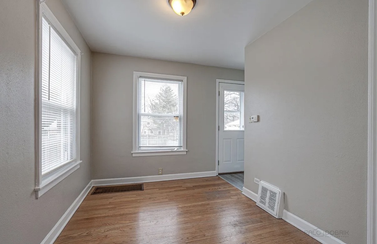 617 Waukegan Road, Deerfield, IL 60015