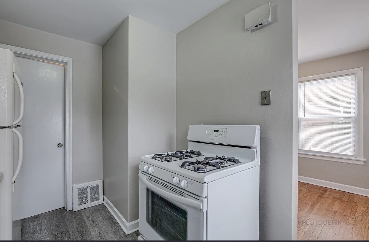 617 Waukegan Road, Deerfield, IL 60015