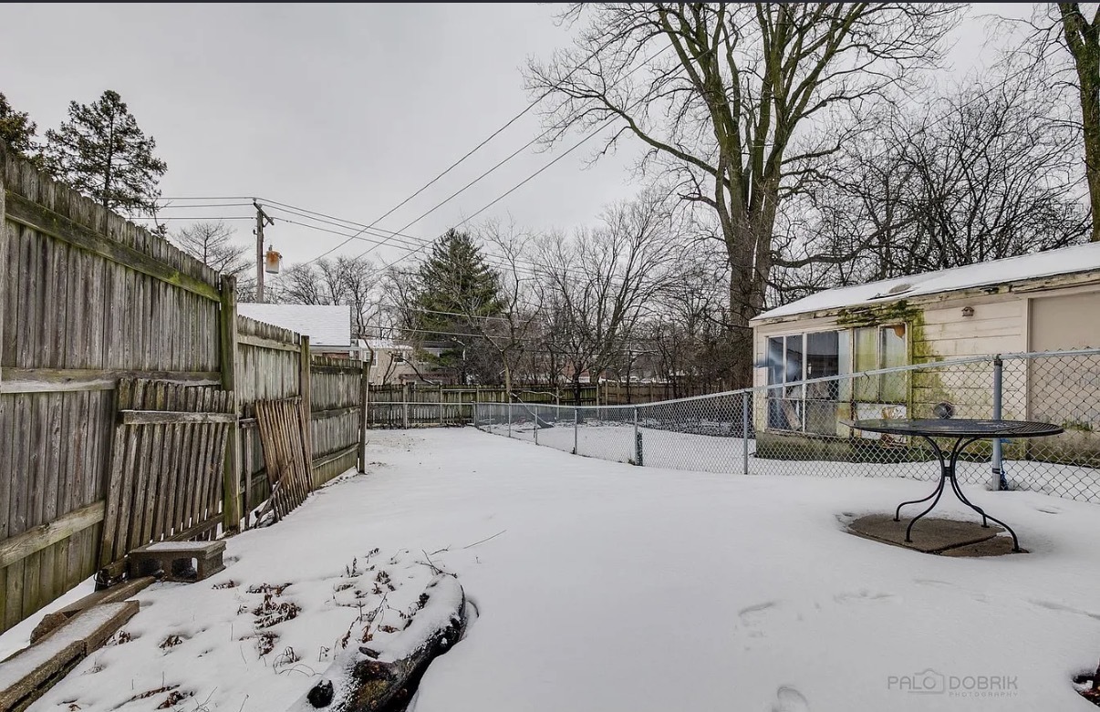 617 Waukegan Road, Deerfield, IL 60015