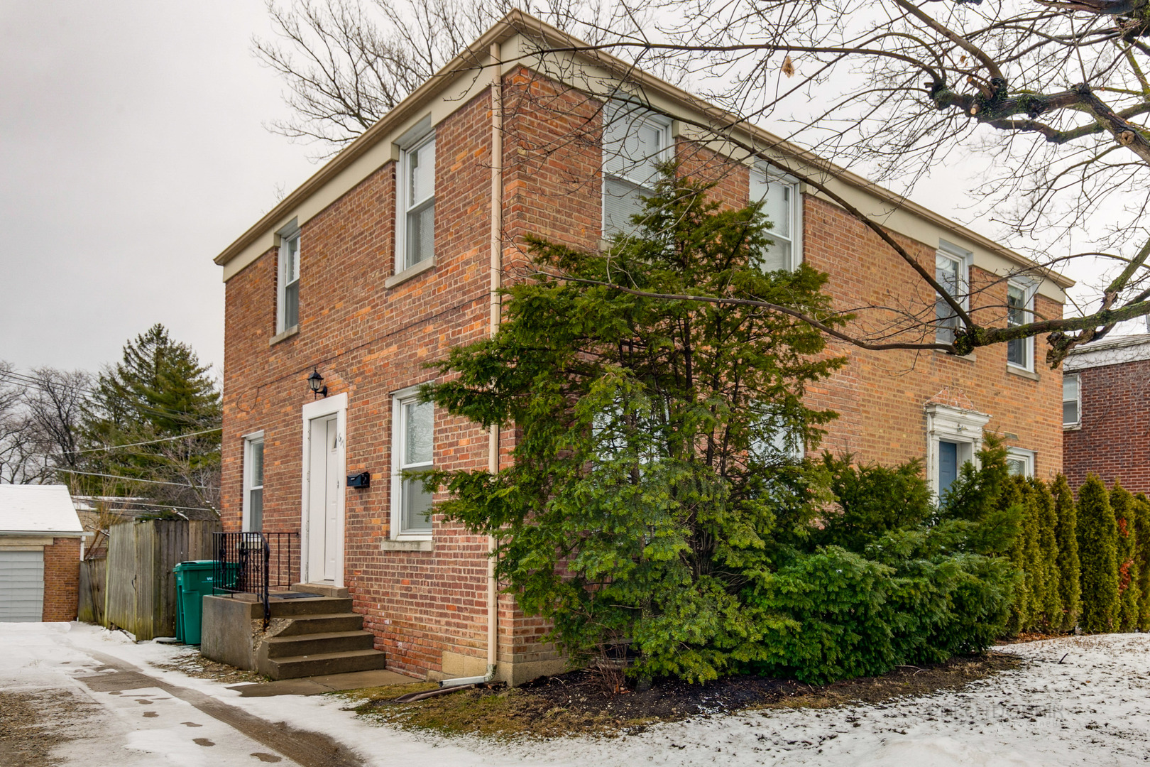 617 Waukegan Road, Deerfield, IL 60015