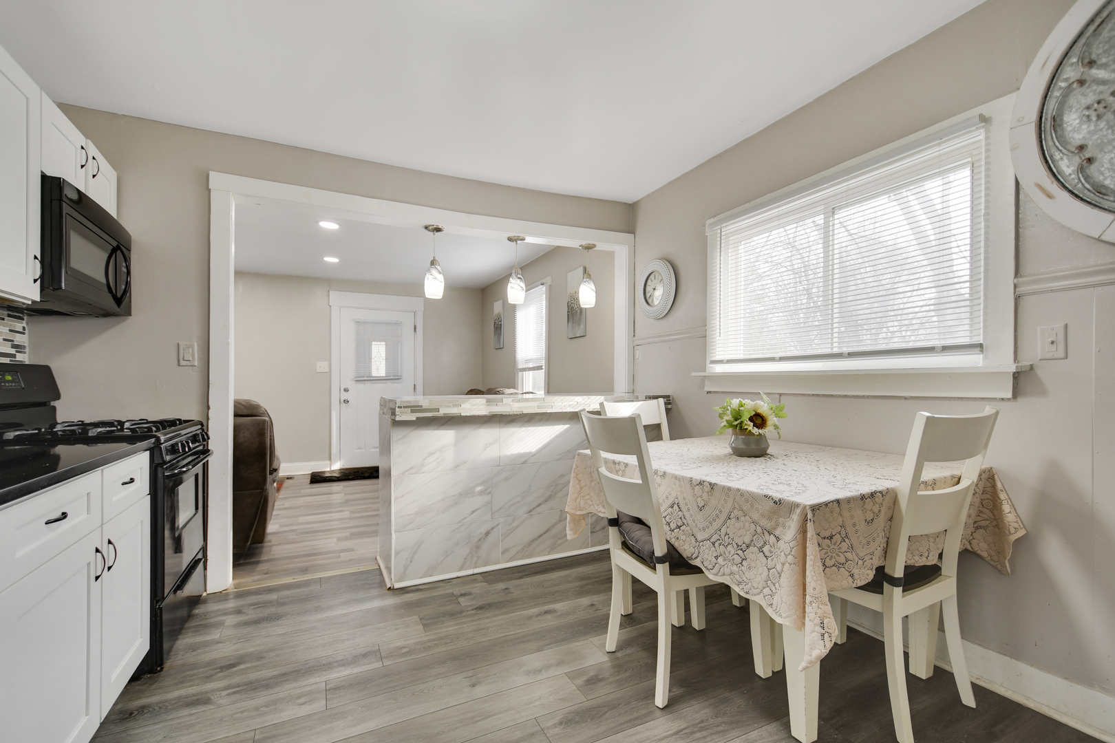 3737 Rose Manor Terrace, Markham, IL 60428