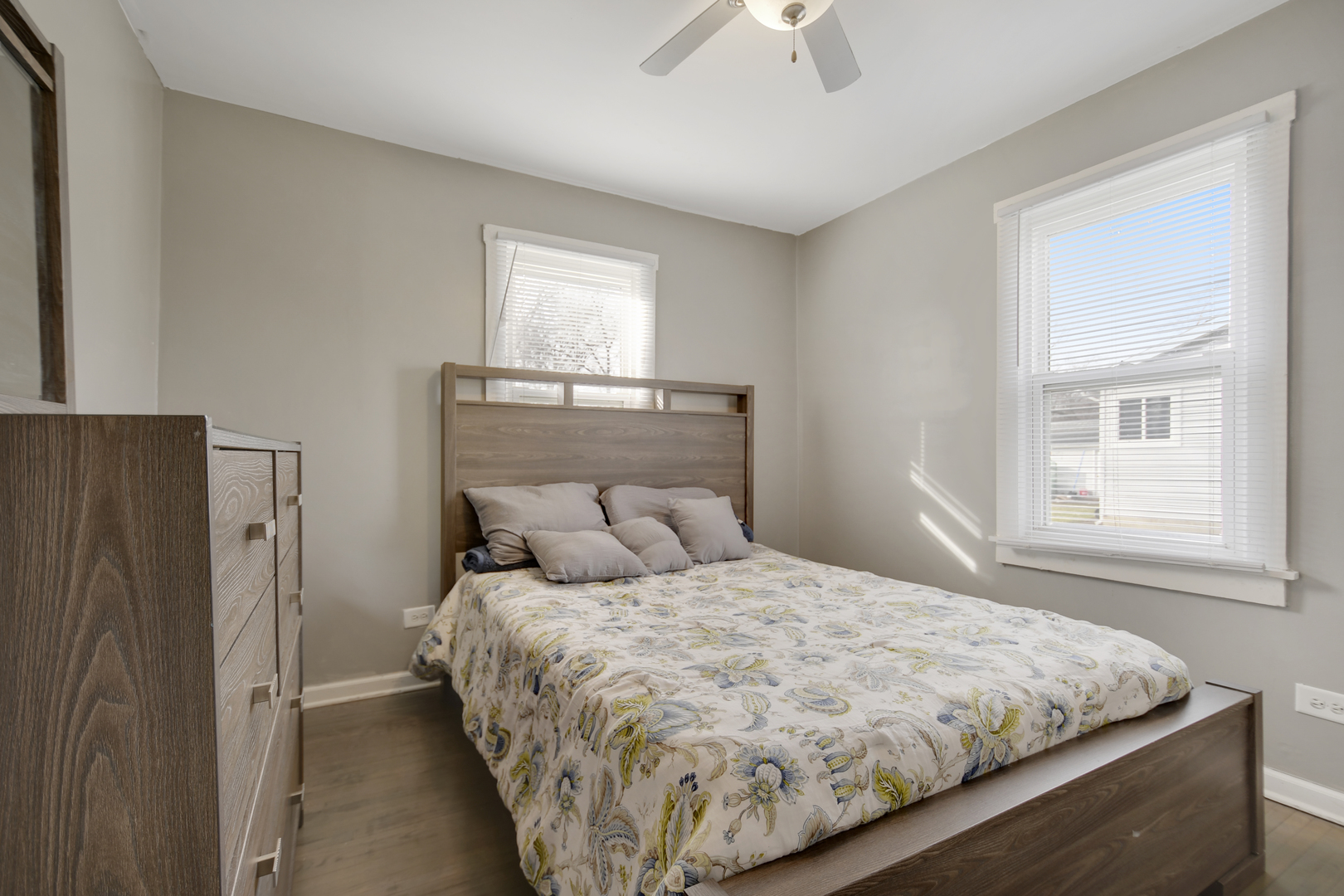 3737 Rose Manor Terrace, Markham, IL 60428