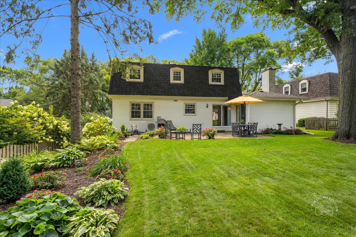 77 Bluebird Lane, Naperville, IL 60565