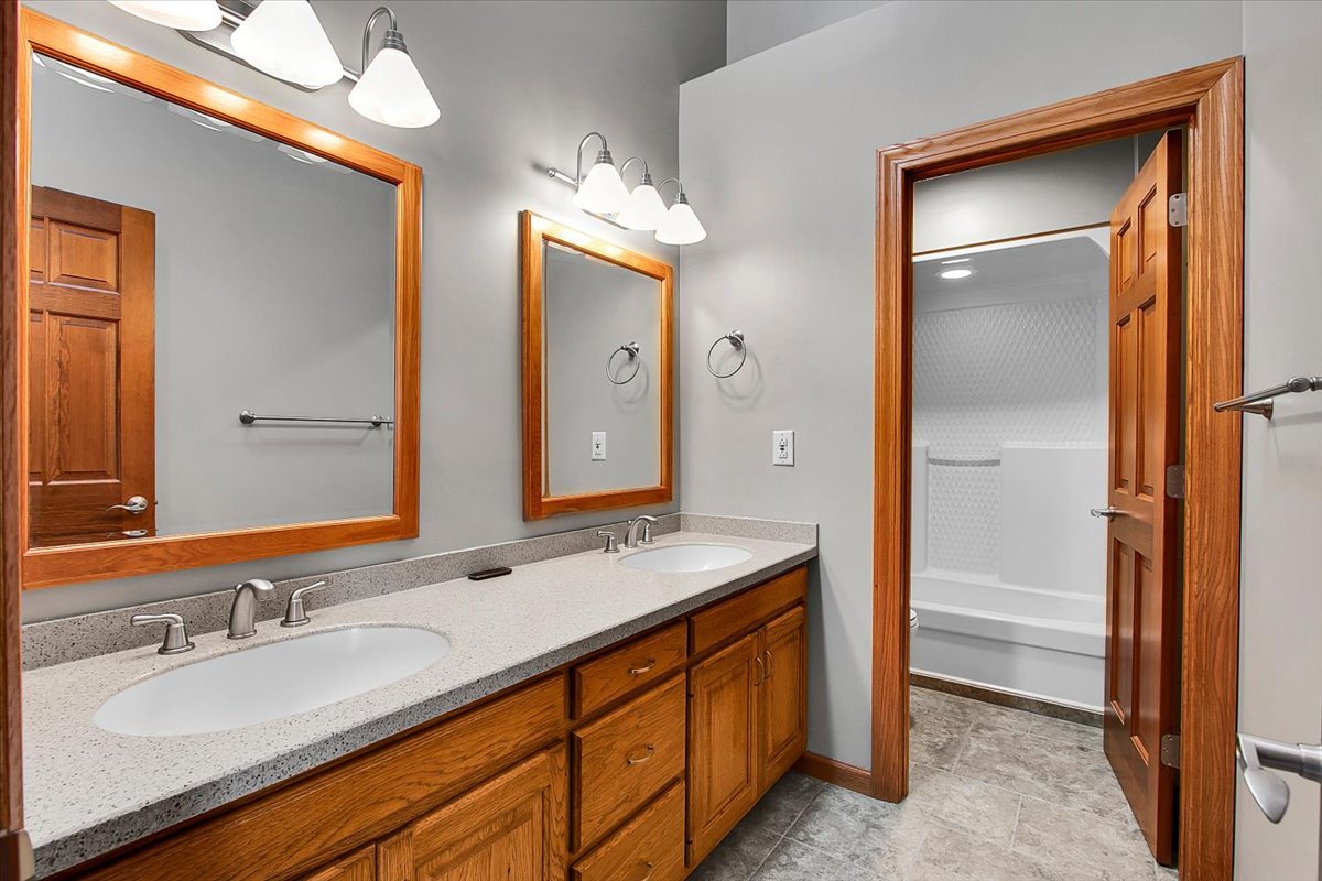 24016 S Countryside Drive, Minooka, IL 60447