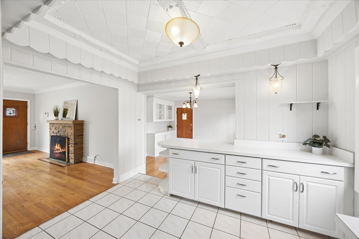 1249 Highridge Parkway, Westchester, IL 60154