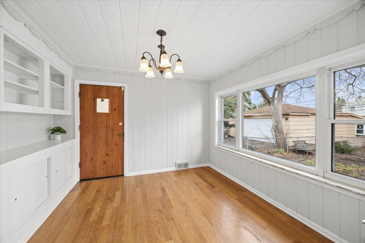 1249 Highridge Parkway, Westchester, IL 60154