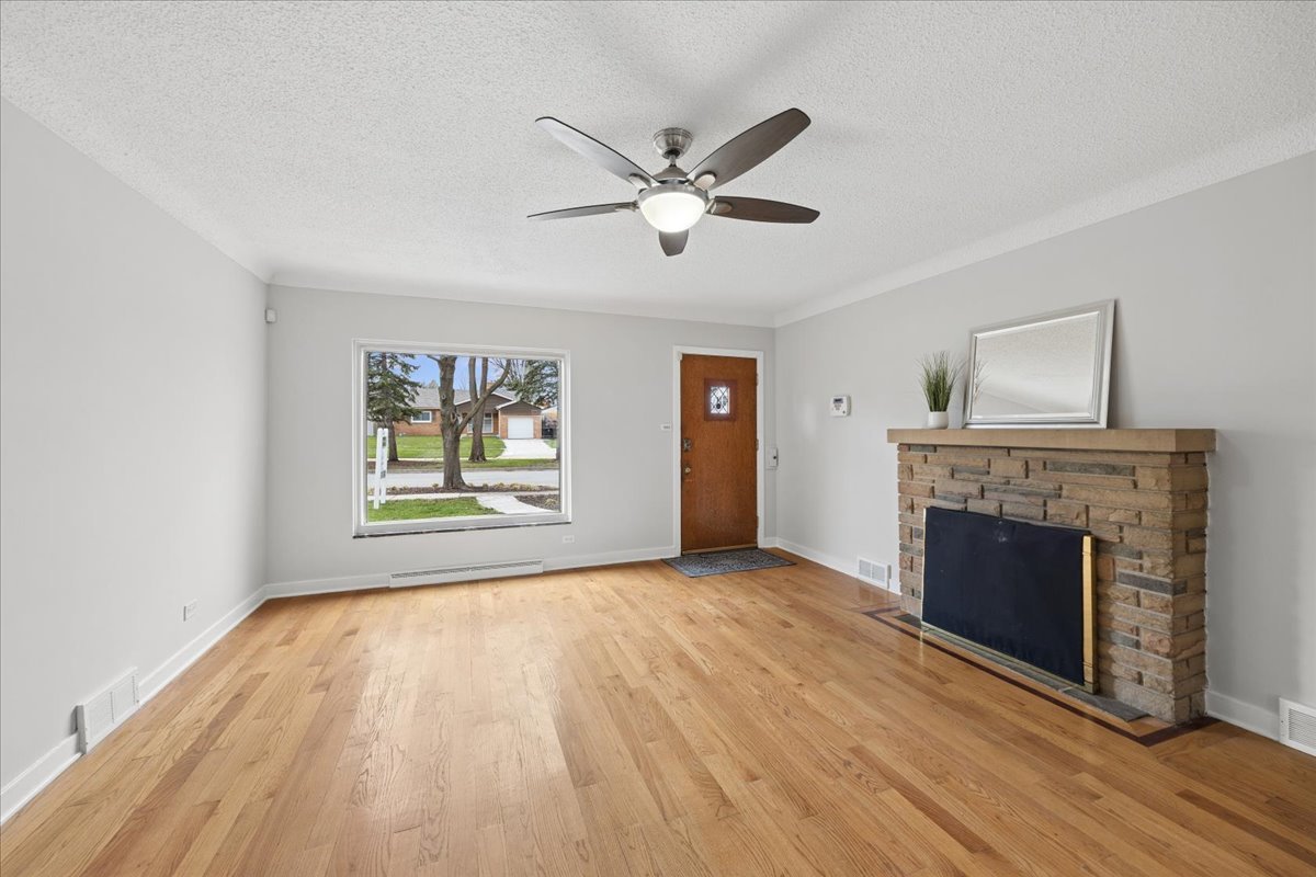 1249 Highridge Parkway, Westchester, IL 60154