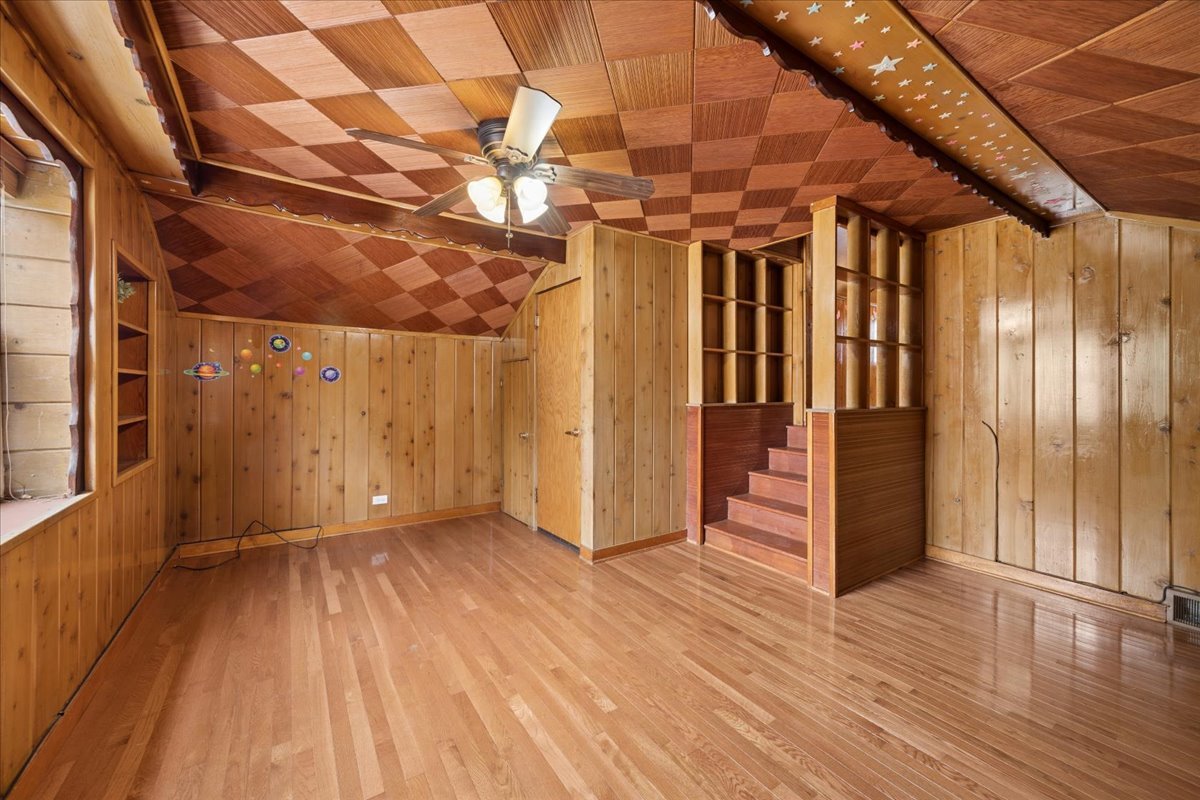 1249 Highridge Parkway, Westchester, IL 60154