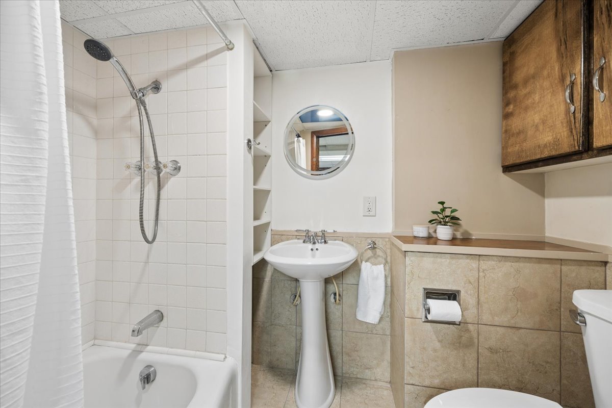 1249 Highridge Parkway, Westchester, IL 60154