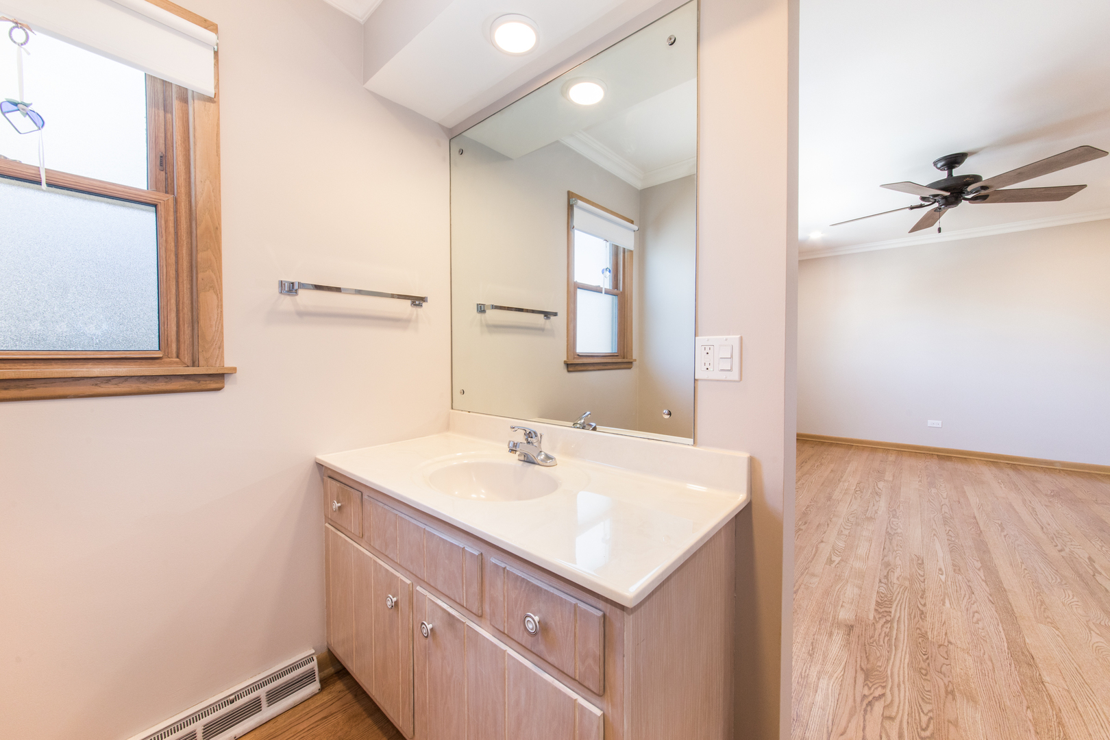 8332 N Knight Avenue, Niles, IL 60714