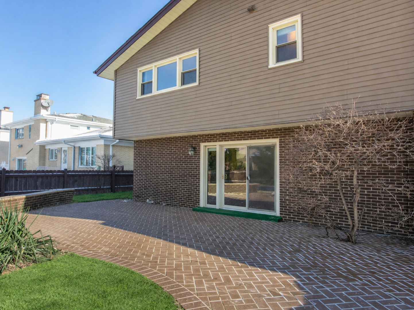 8332 N Knight Avenue, Niles, IL 60714