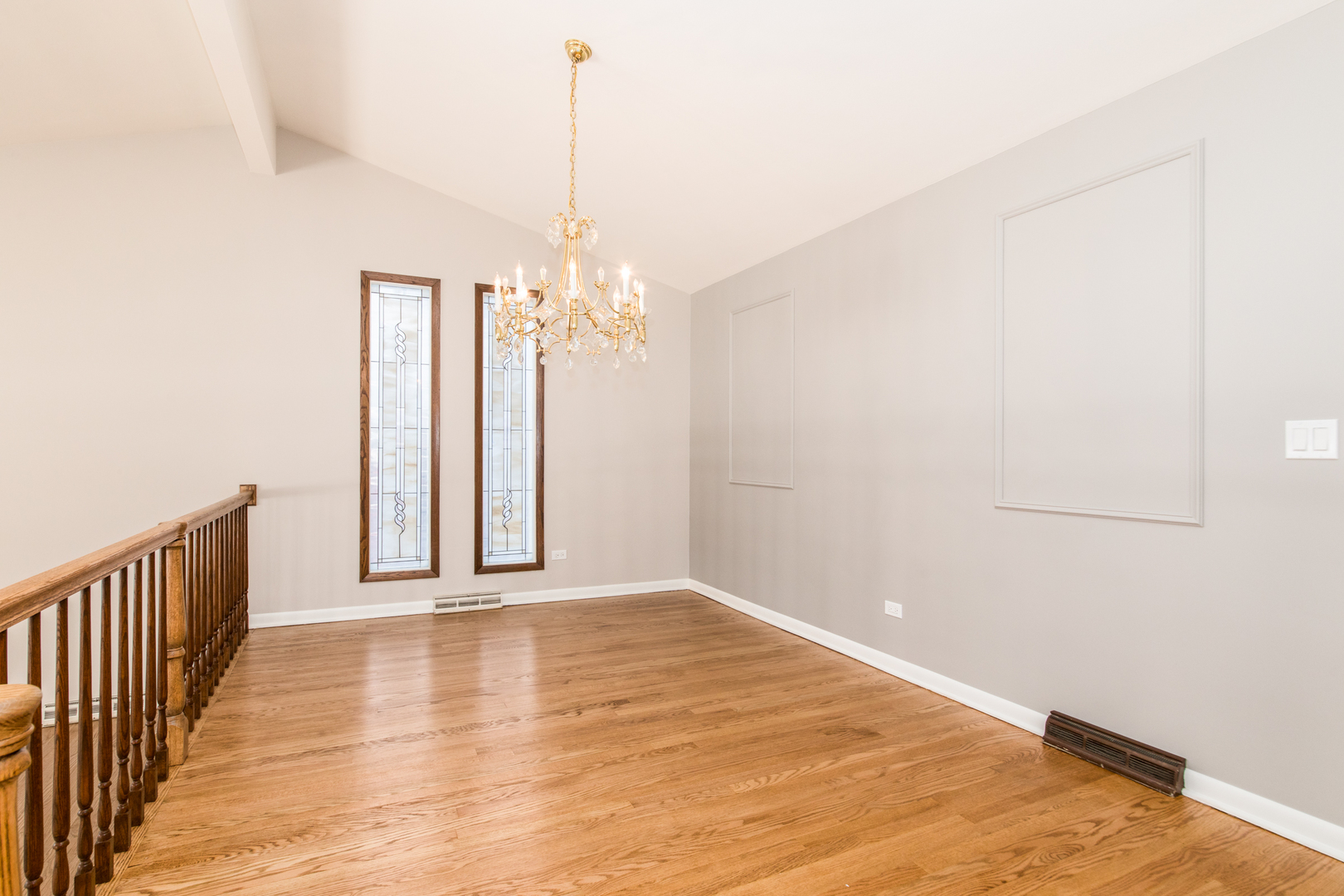 8332 N Knight Avenue, Niles, IL 60714