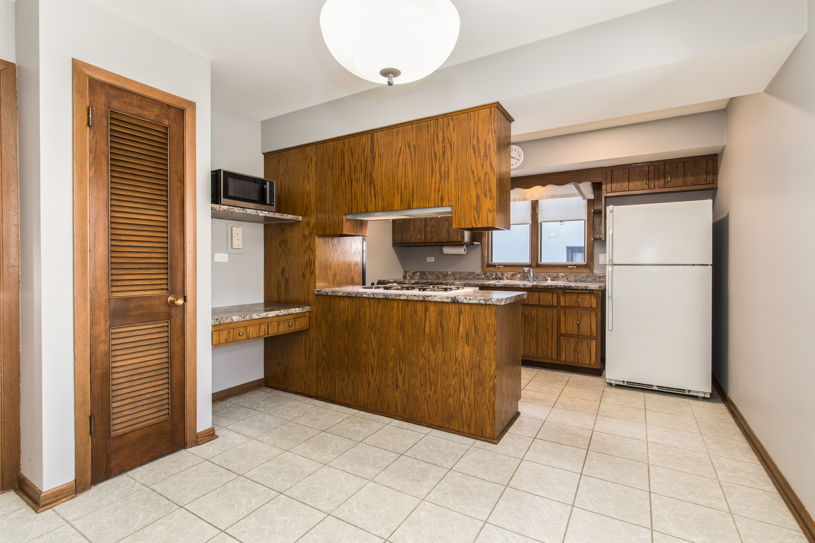 8332 N Knight Avenue, Niles, IL 60714