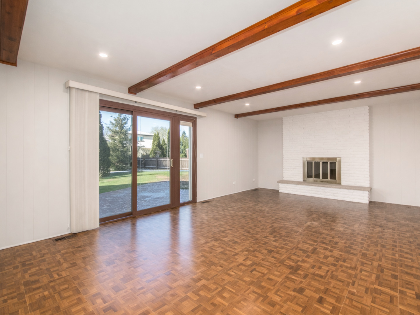 8332 N Knight Avenue, Niles, IL 60714