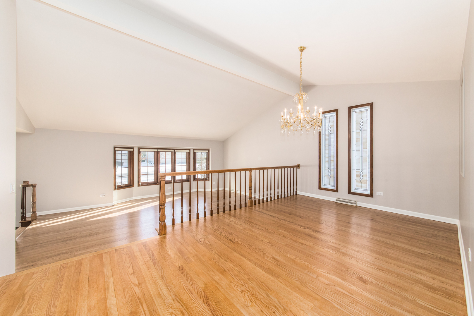 8332 N Knight Avenue, Niles, IL 60714