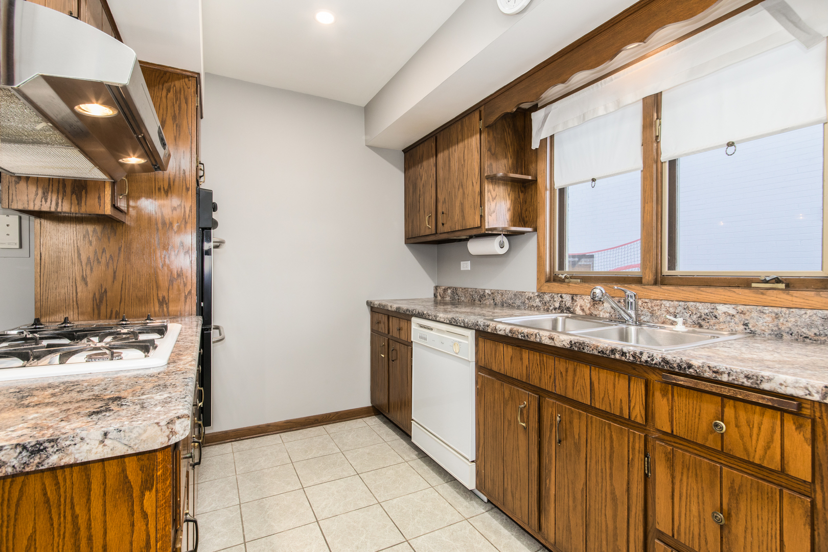 8332 N Knight Avenue, Niles, IL 60714