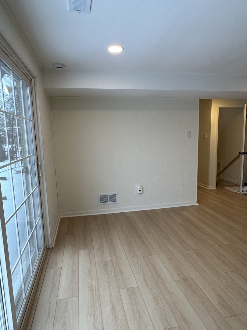 821 W Manor Court, Glenwood, IL 60425