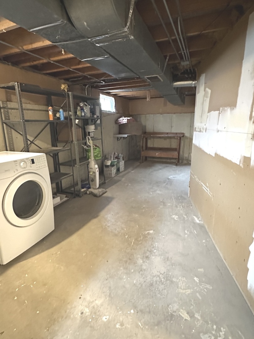 821 W Manor Court, Glenwood, IL 60425