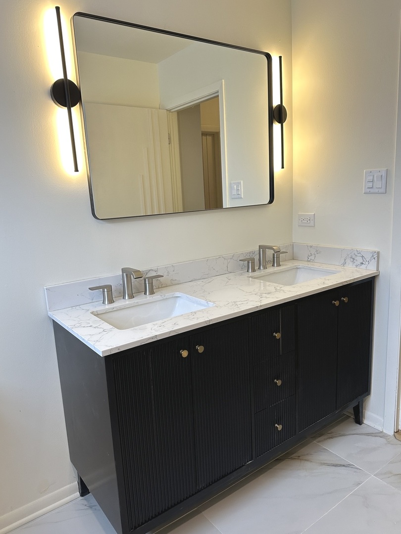 821 W Manor Court, Glenwood, IL 60425