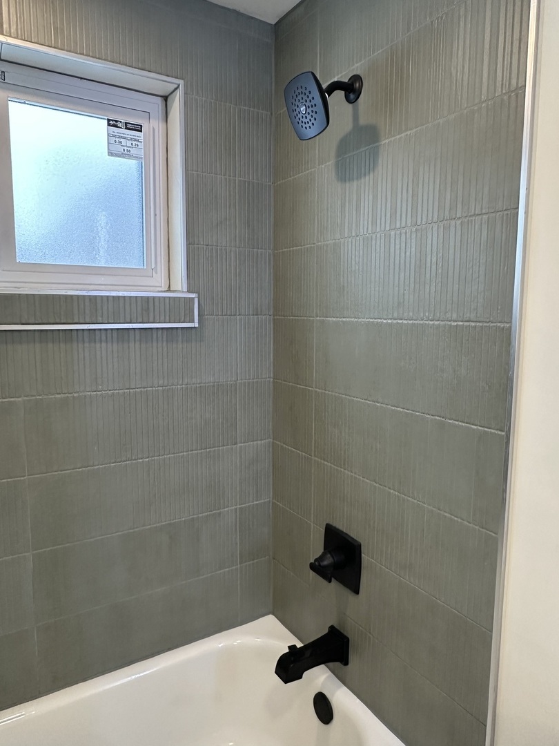 821 W Manor Court, Glenwood, IL 60425