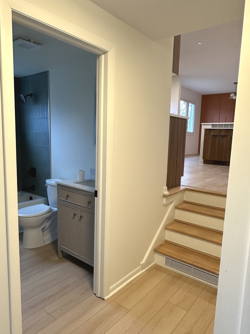 821 W Manor Court, Glenwood, IL 60425