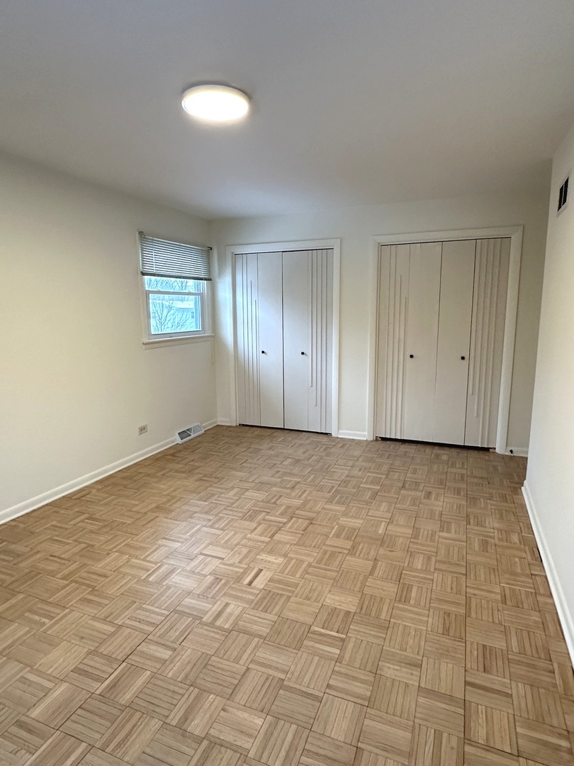 821 W Manor Court, Glenwood, IL 60425