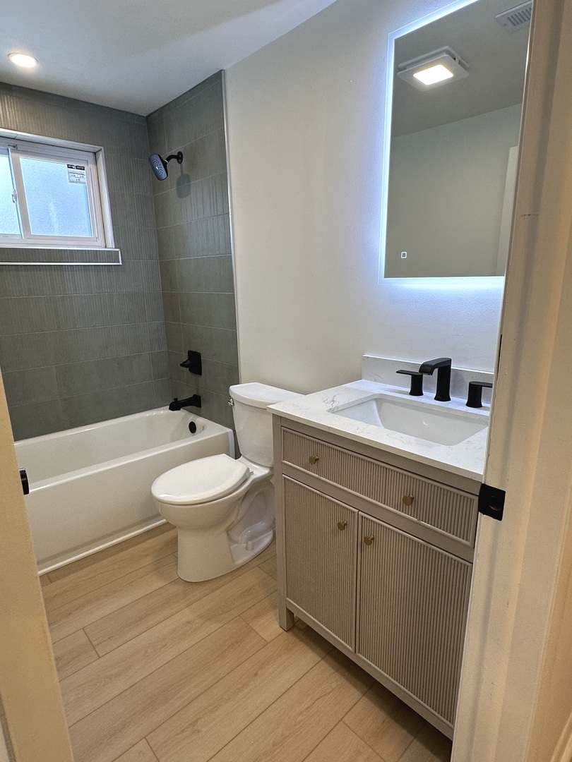 821 W Manor Court, Glenwood, IL 60425