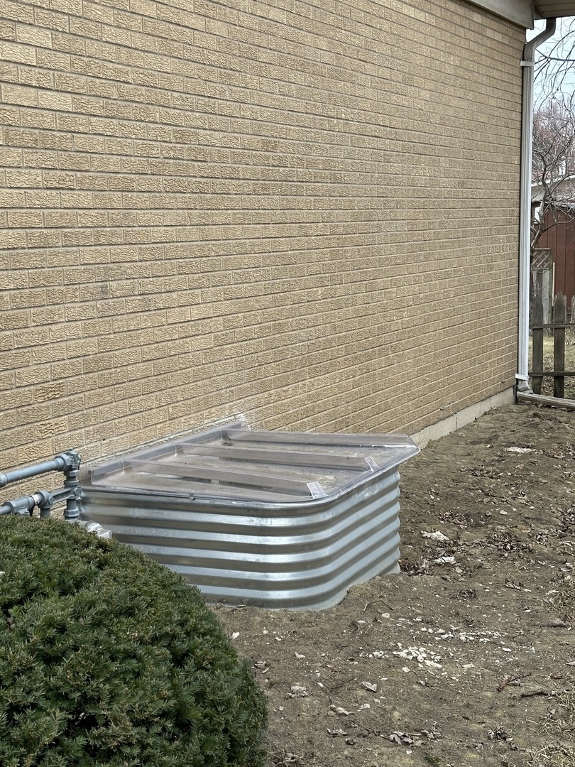 821 W Manor Court, Glenwood, IL 60425