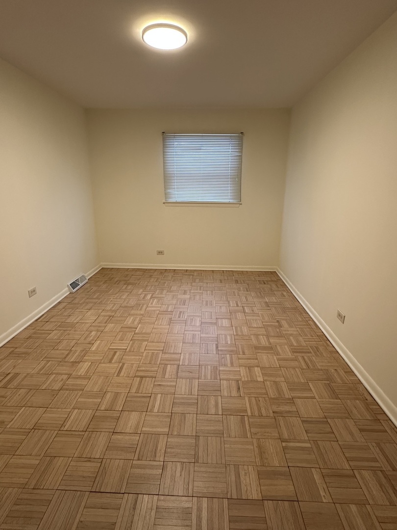 821 W Manor Court, Glenwood, IL 60425